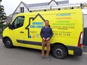 Arnault Sani Chauff Véretz, Commerçant